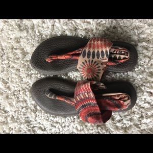 Sanuk yoga mat sandals